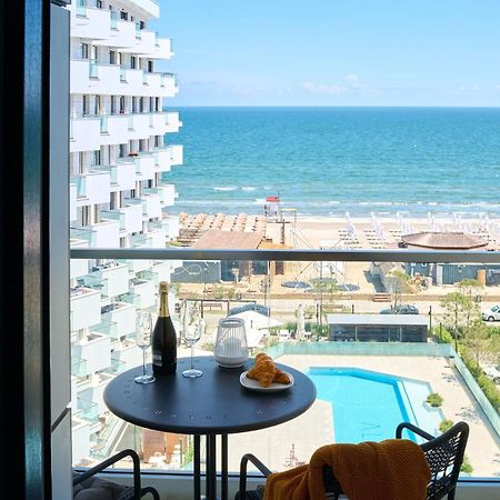 Mira Studio In Infinity Beach Resort - Parking Mamaia Bagian luar foto