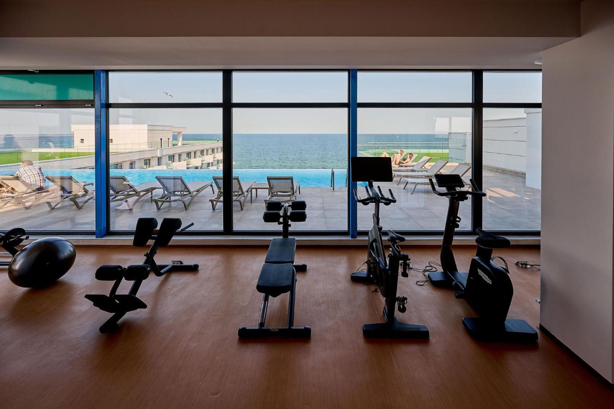 Mira Studio In Infinity Beach Resort - Parking Mamaia Bagian luar foto